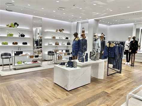 tsawwassen mills stores michael kors|Michael Kors Store .